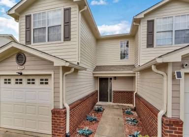Main picture of 735 Majestic Dr