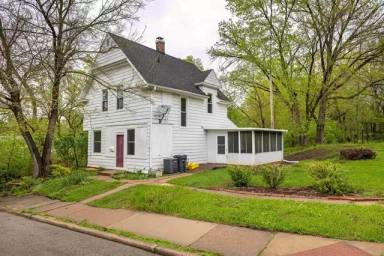 Main picture of 48 Burns St