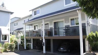 Main picture of 426 NE 75th Ave