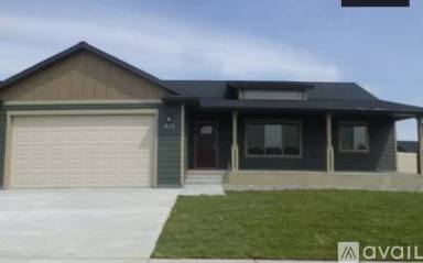 Main picture of 925 Bitterbrush St