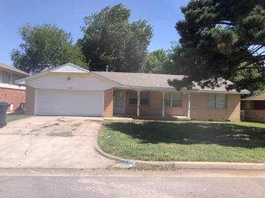 Main picture of 2733 NW 41st St