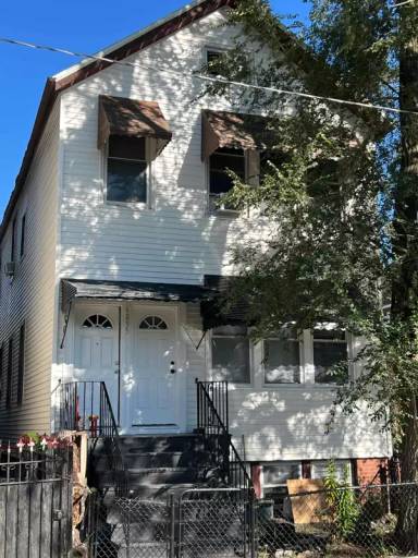 Main picture of 4835 S Justine St
