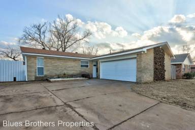 Main picture of 1416 NW 104th Ter