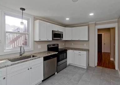 Main picture of 13 Hampden St