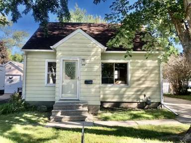 Main picture of 1717 1st Ave NE