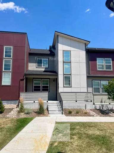 Main picture of 10733 White Diamond Pt