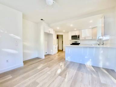 Main picture of 156 W 8th Ave