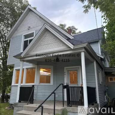 Main picture of 841 Wealthy St SE