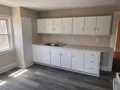 Main picture of 11 Pleasant Street