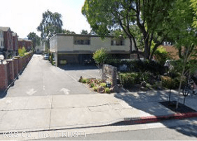 Main picture of 3081 N Main St