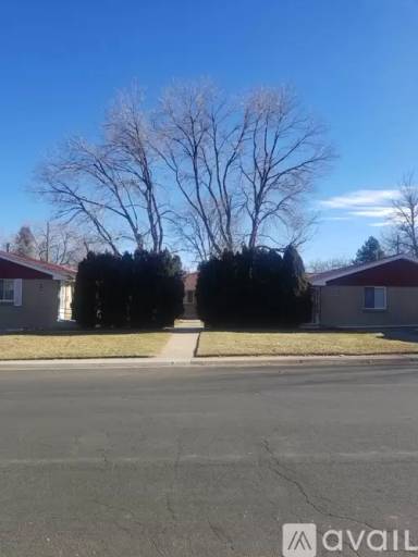 Main picture of 5324 S Huron St