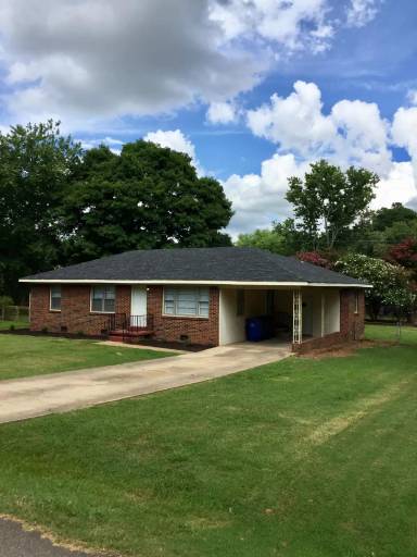 Main picture of 109 Christopher Cir
