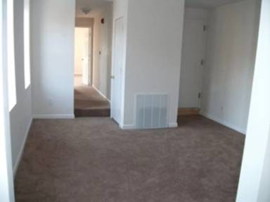 Main picture of 4940 Penn St