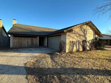 Main picture of 8029 NW 104th St