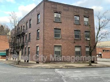 Main picture of 810 Wood St