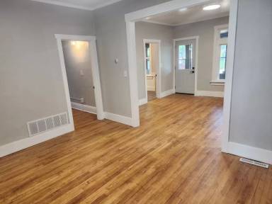 Main picture of 523 Jackson St