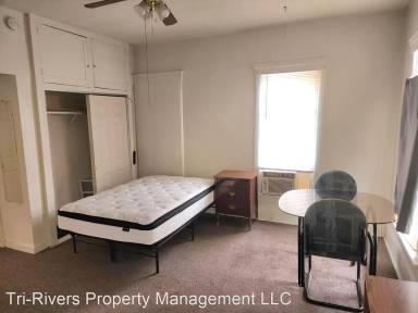 Main picture of 222 S 8th St