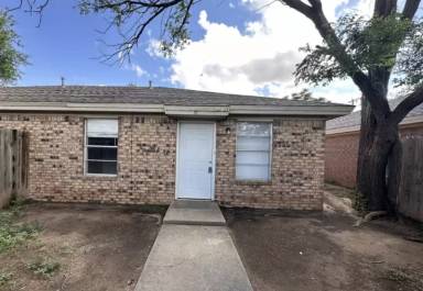 Main picture of 2103 S Loop 289