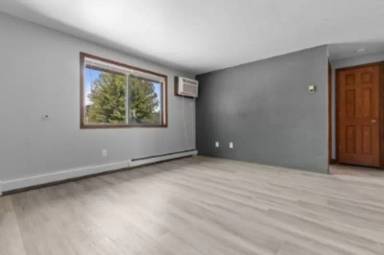 Main picture of 1530 Moraine Ter