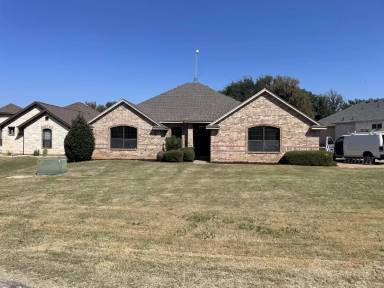 Main picture of 1702 Rockview Dr