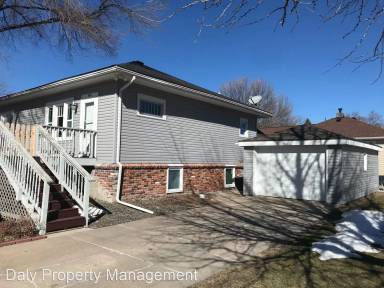 Main picture of 404 Oxnard Ave