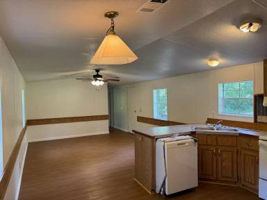 Main picture of 18 Jefferson Ct