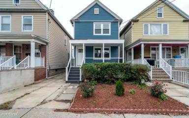 Main picture of 692 Kennedy Blvd