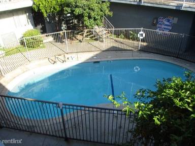 Main picture of 14320 Vanowen St