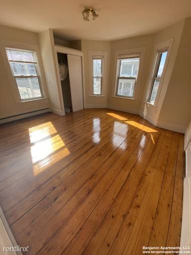 Main picture of 25 Everett St