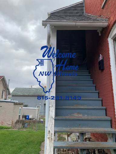 Main picture of 317 1/2 N Van Buren Ave