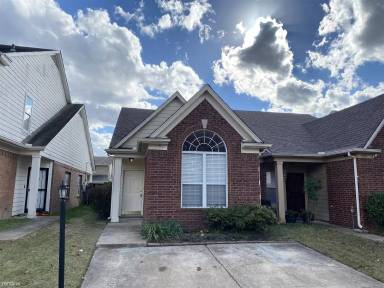 Main picture of 7755 Lipscomb Dr