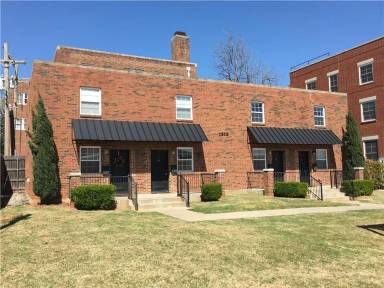 Main picture of 1213 N Harvey Ave