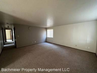 Main picture of 221 NW 12th St