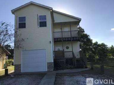 Main picture of 6896 Criswell Ave N