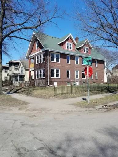Main picture of 3255 15th Ave S