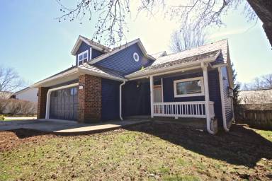 Main picture of 1612 E Camby Ct