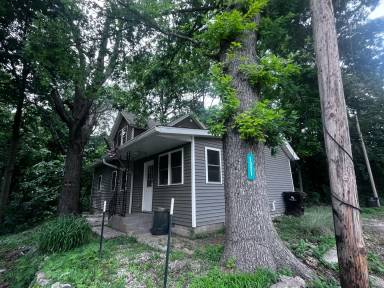 Main picture of 1321 42nd St