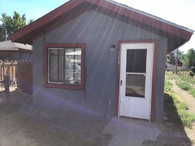 Main picture of 308 S Elm St