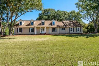 Main picture of 300 Wellington Rd