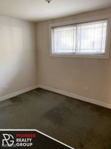 Main picture of 3808 N Sheffield Ave