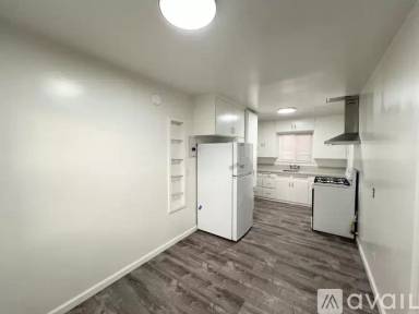 Main picture of 1315 E Broadway