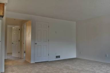 Main picture of 936 NW Sycamore Ave