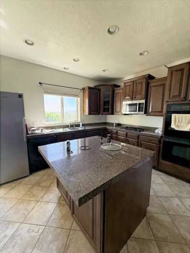 Main picture of 2251 W Pebblestone Ln
