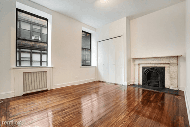 Main picture of 61 W 8th St