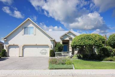Main picture of 2665 Maidstone St