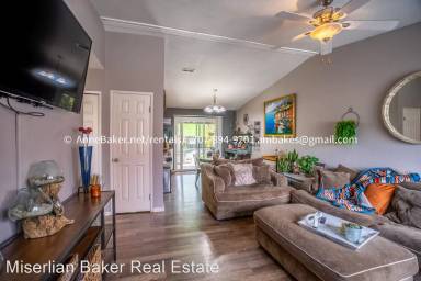 Main picture of 531 N Jefferson St