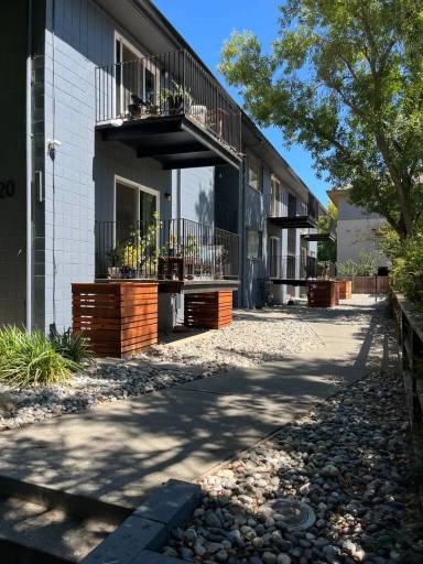 Main picture of 220 B St