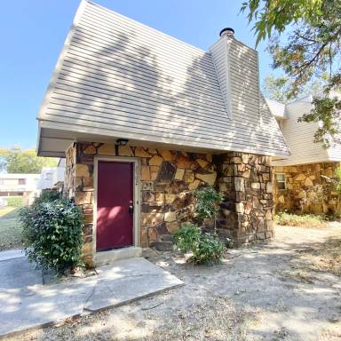 Main picture of 6607 S Zunis Ave