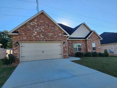 Main picture of 205 Laurel Springs Dr