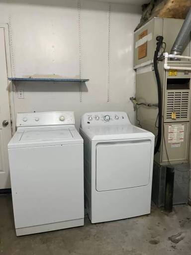 Main picture of 415 W J St